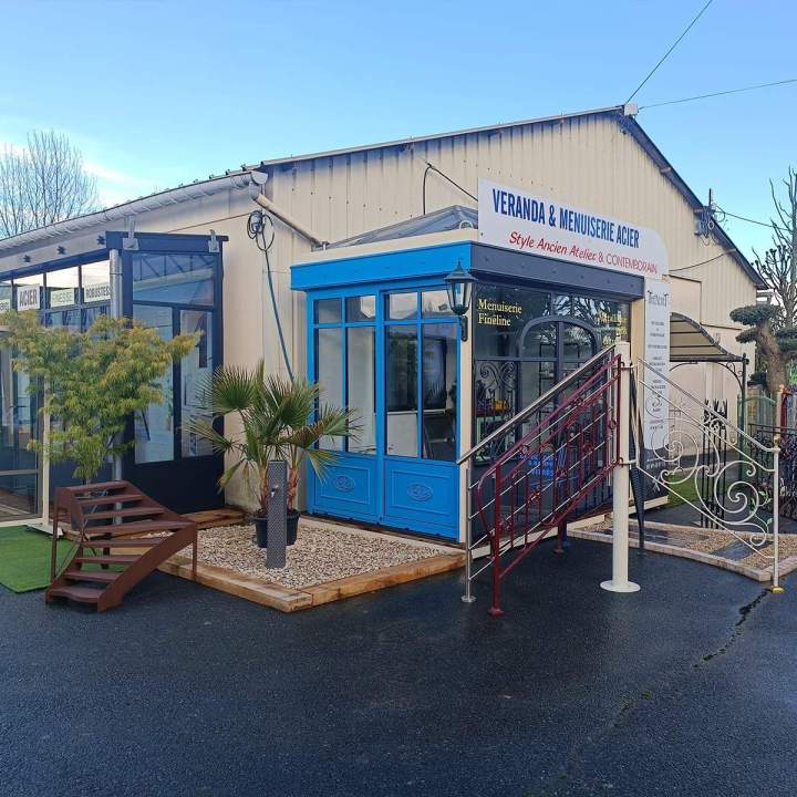 Local véranda et menuiserie acier sur mesure Rouillé
